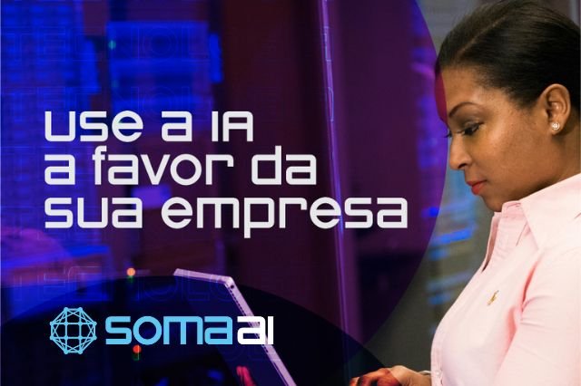 mulher com notebook